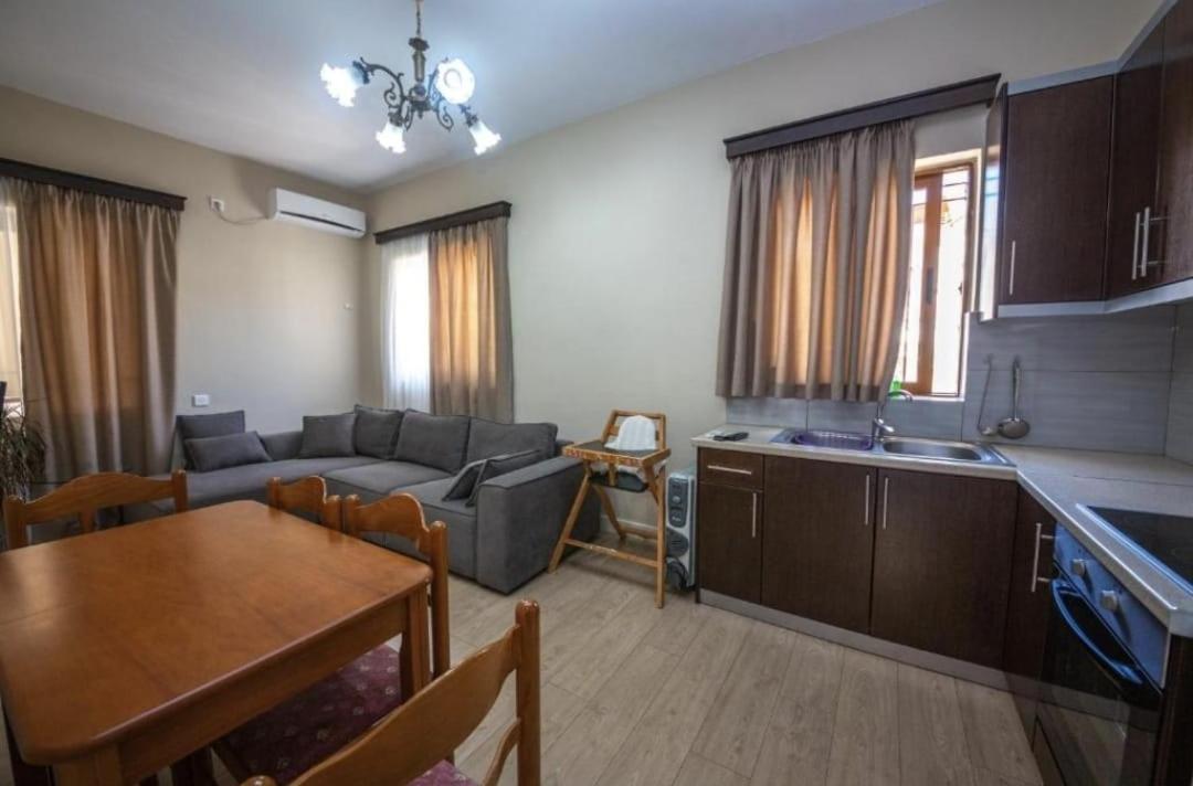 Rooms By Klajdi Sarande Exterior photo